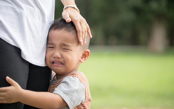 3 lý do khiến trẻ không thích chào người lớn - Ảnh 3.