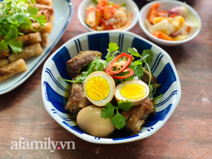 Mâm cơm cúng Tân niên đơn giản nhất mà vẫn đảm bảo đủ màu sắc, tròn đầy ý nghĩa - Ảnh 5.