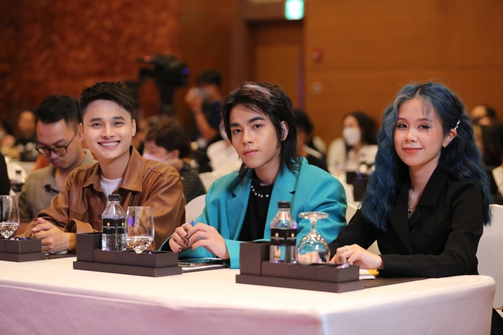 Quang Đăng, Huỳnh Mến ngồi “ghế nóng” Lễ hội vũ đạo ngoài trời lớn nhất 2022 - Ảnh 4.