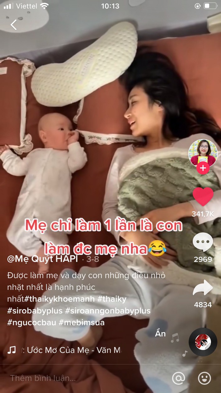 Mẹ chỉ làm một lần duy nhất là con làm được - Bà mẹ tập vận động cho con từ lúc nhỏ bằng cách này khiến ai cũng thích thú - Ảnh 2.