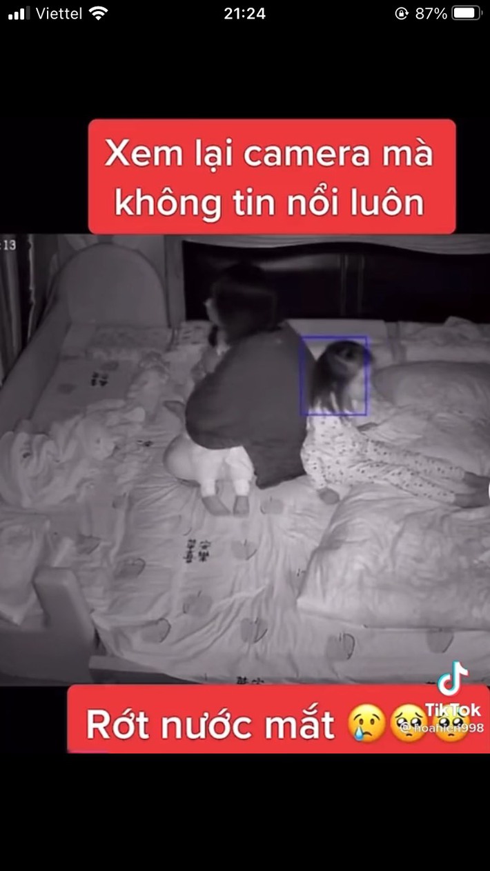 Em bé làm hành động này khi mẹ dỗ em nhỏ ngủ, khi xem lại camera bà mẹ bật khóc nức nở vì quá thương con - Ảnh 3.