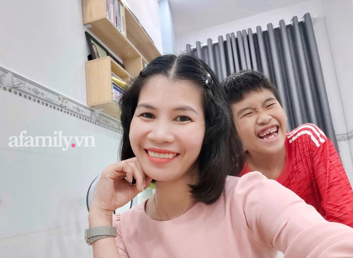 Con trai 10 tuổi hỏi 
