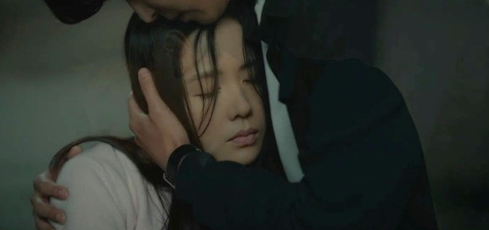 Tuổi 39 tập 6: Kiêu hãnh là thế, Son Ye Jin lại quỳ gối thảm hại van xin bà cả đừng đánh ghen, cảnh phim khiến ai nấy bật khóc - Ảnh 4.