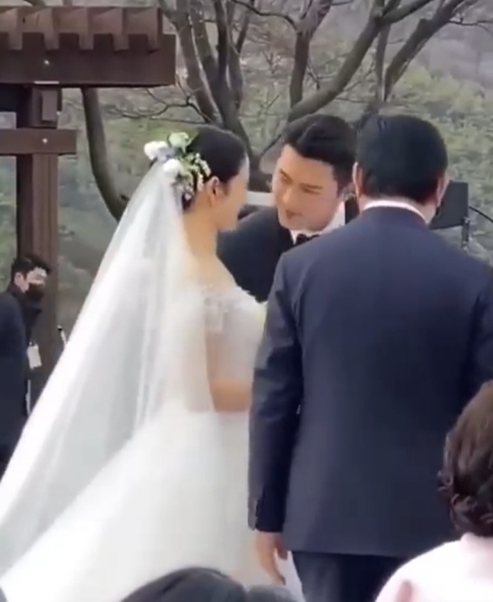 Người thân cận Son Ye Jin hé lộ điều đặc biệt trong đám cưới thế kỷ, bảo sao cô dâu lại rạng rỡ tới vậy - Ảnh 4.