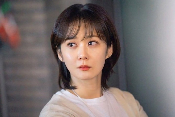 Mặt mộc tuổi 41 của Jang Nara - Ảnh 3.