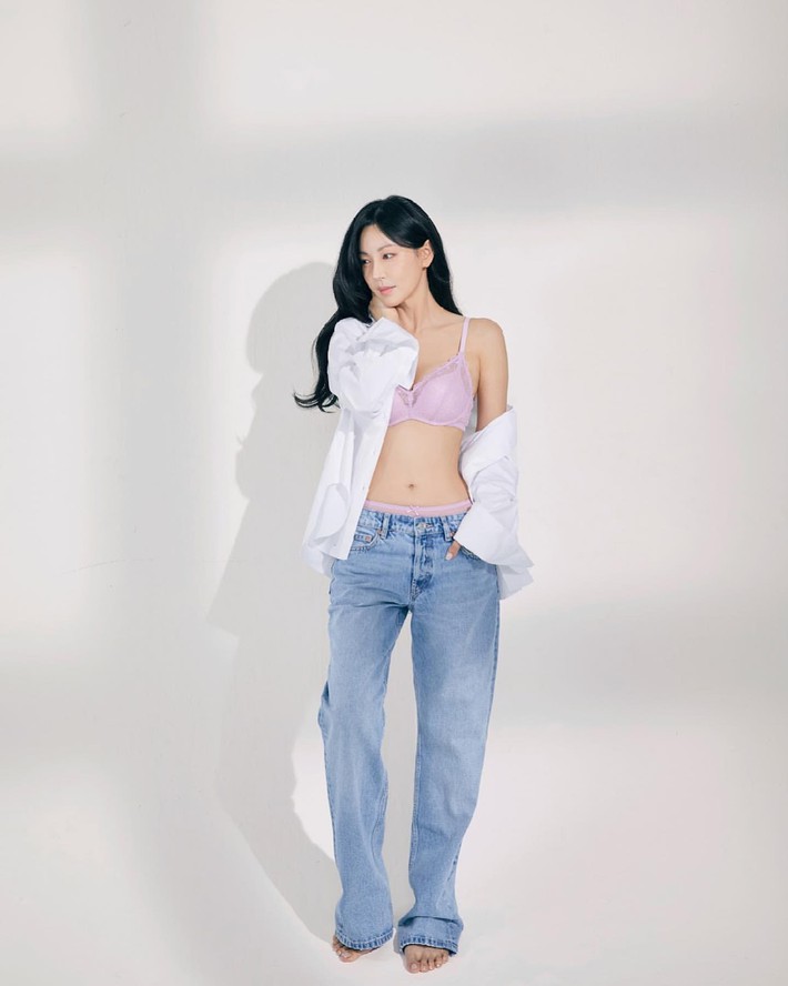 Nữ chính Thương ngày nắng về bản Hàn tung bộ ảnh ''so hot