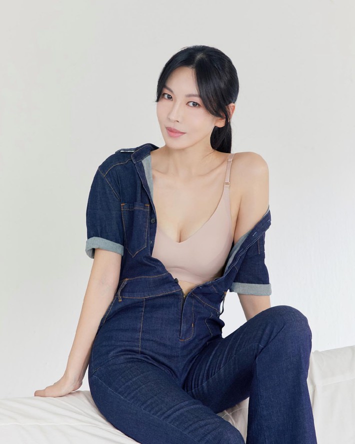 Nữ chính Thương ngày nắng về bản Hàn tung bộ ảnh ''so hot