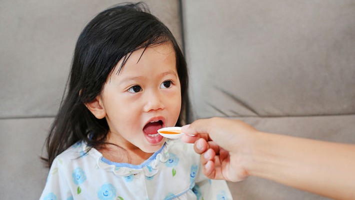 2 thói quen này của cha mẹ có thể khiến con cái dễ bị ốm hơn - Ảnh 3.
