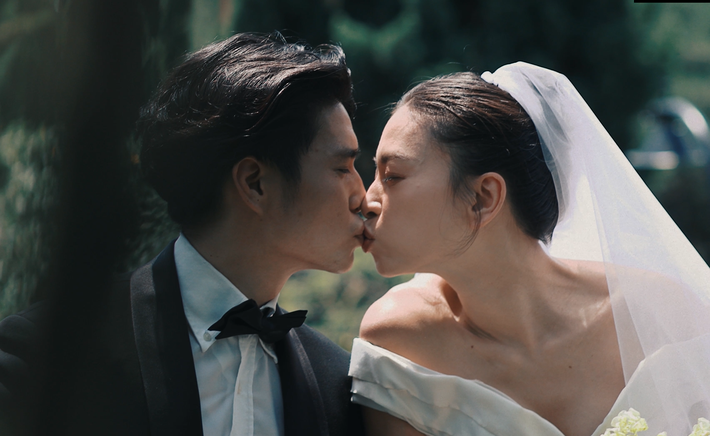 Clip được tung ngay trước đám cưới Ngô Thanh Vân - Huy Trần: Cô dâu - chú rể khiêu vũ, trao nhau nụ hôn ngọt ngào - Ảnh 5.
